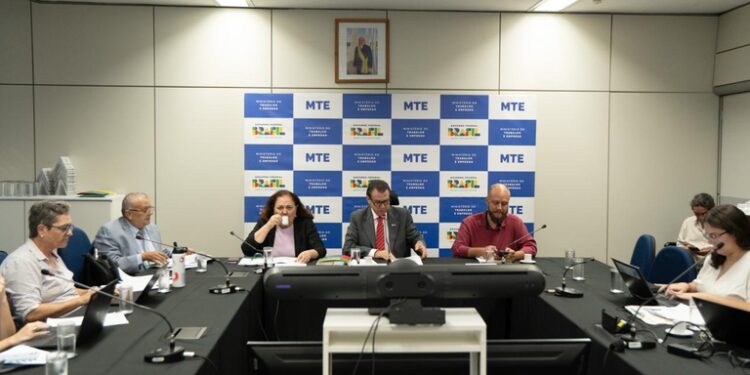 Pais gerou 85.888 empregos em abril chegando a um saldo de 699.762 vagas formais no ano, crescimento de 1,5% — Ministério do Trabalho e Emprego