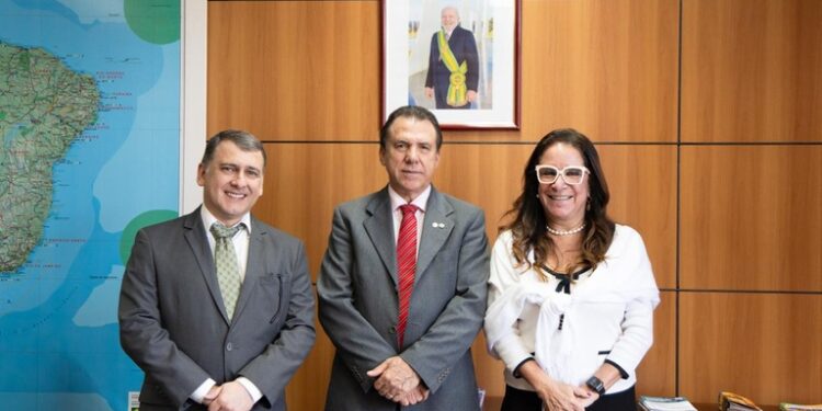 Marinho recebe nova direção da Confenen para fortalecer diálogo sobre trabalho e qualificação — Ministério do Trabalho e Emprego