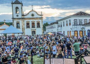 Jazz, blues e Paraty: Festival ocupa as ruas da cidade histórica