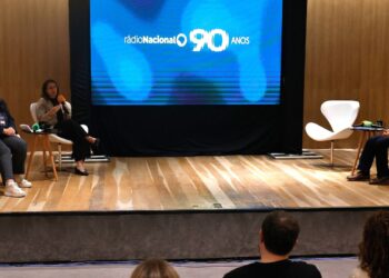 Seminário que debate rumos do rádio chega ao 3º dia no Rio de Janeiro