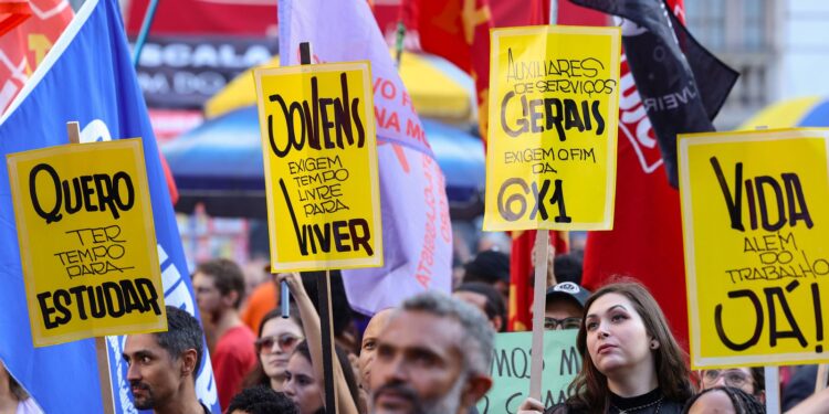 Acordo prevê regra de transição de 60 dias para fim da escala 6×1