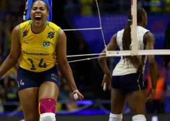 Brasil sofre, mas bate Itália por 3 sets a 2 na Liga das Nações