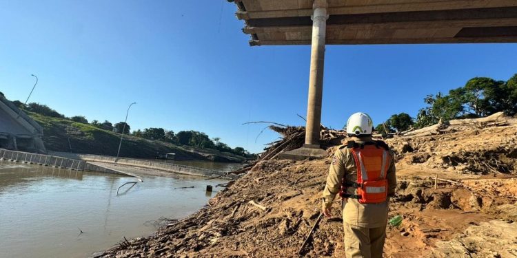 Ponte de R$ 36 milhões desaba e deixa quatro feridos no Acre
